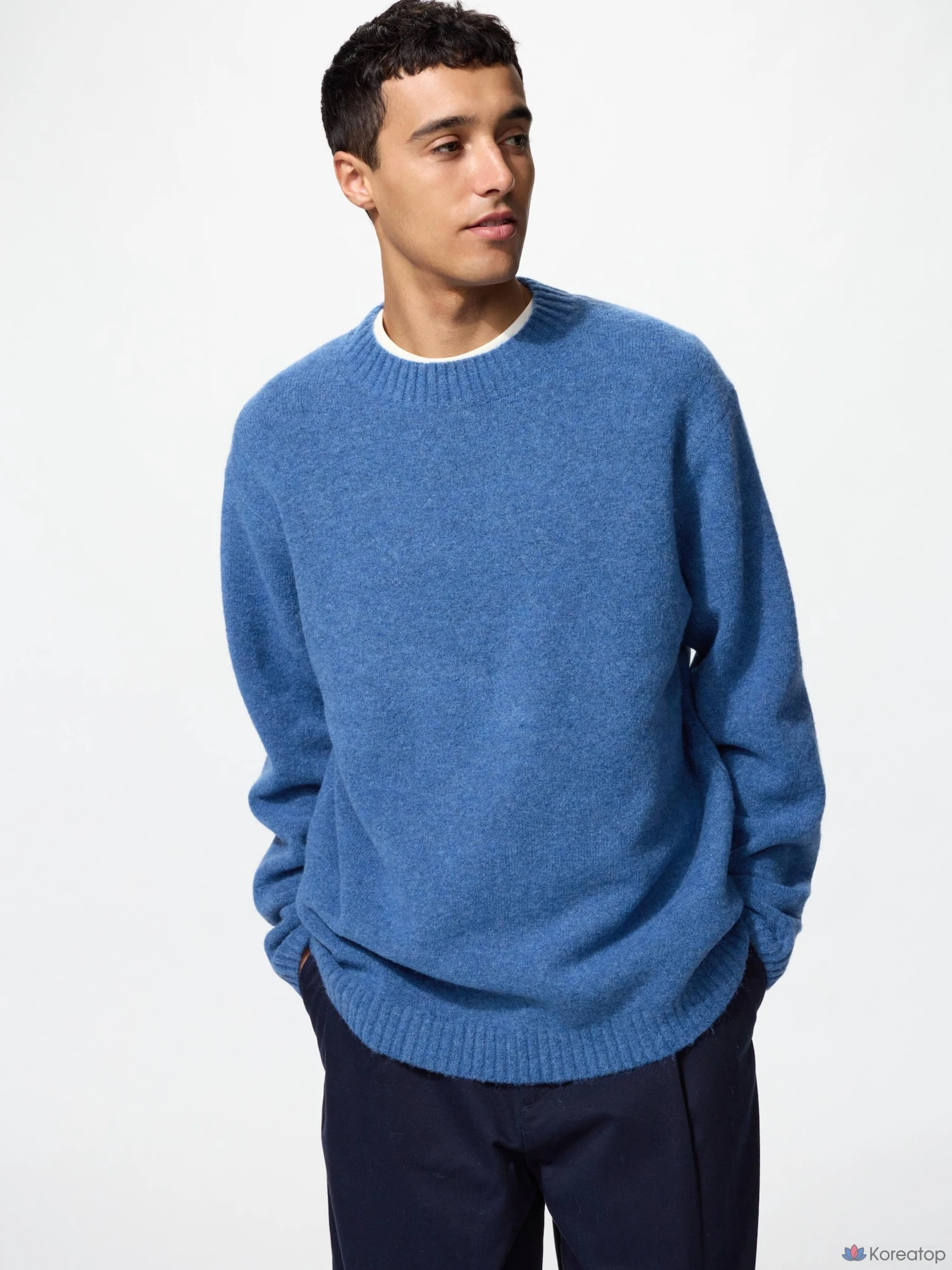 Свитер Uniqlo Souffle Yarn Crew Neck