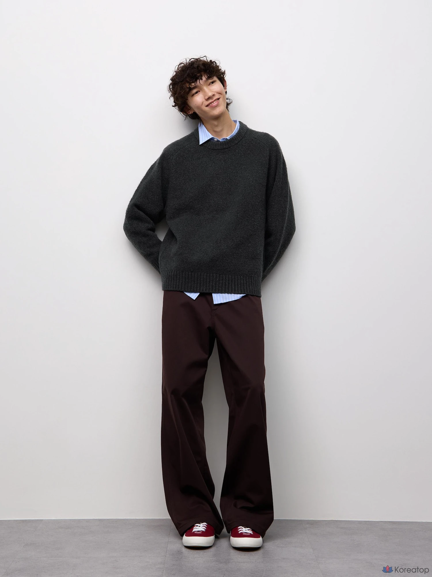 Свитер Uniqlo Puppy Touch Knit Crew Neck Sweater.