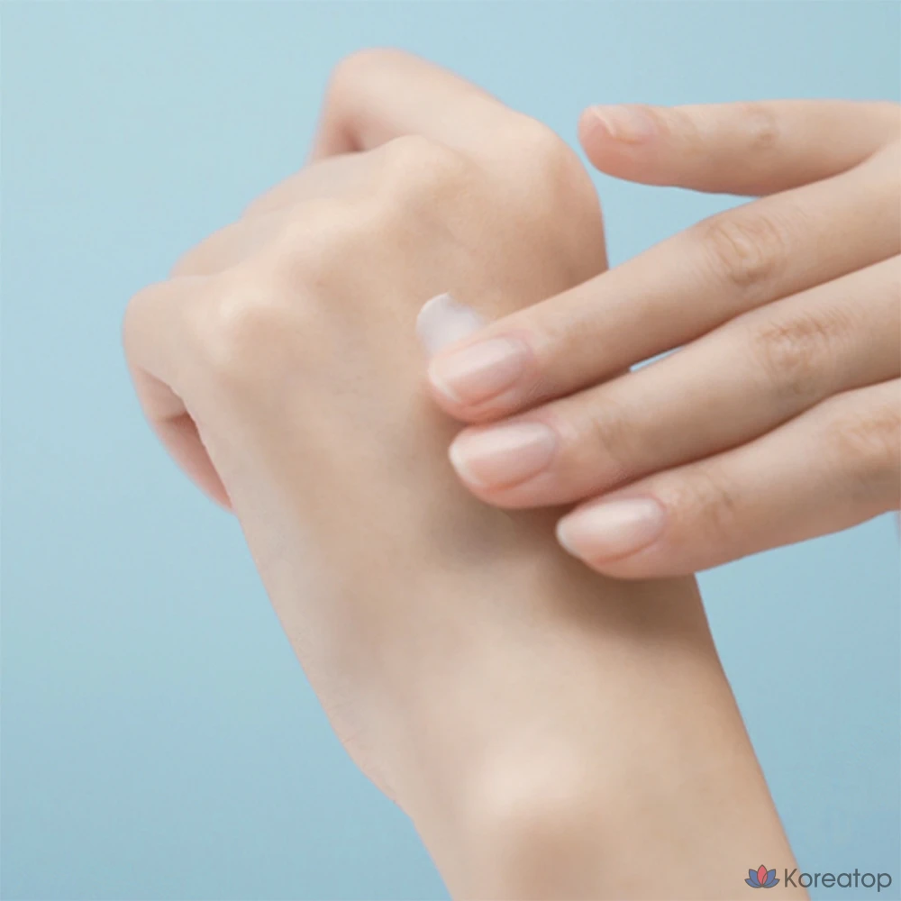 Солнцезащитный крем Real Barrier Cica Moisture Barrier Sun Cream SPF50+ PA++++, 50 мл, 1 шт.