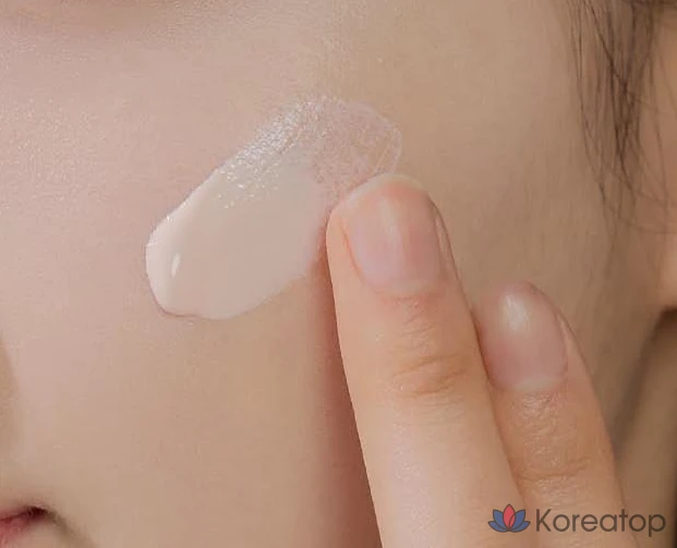 Skin1004 Centella Tone Brightening Tone-Up Sunscreen SPF50+ PA++++, 50 мл, 1 шт.