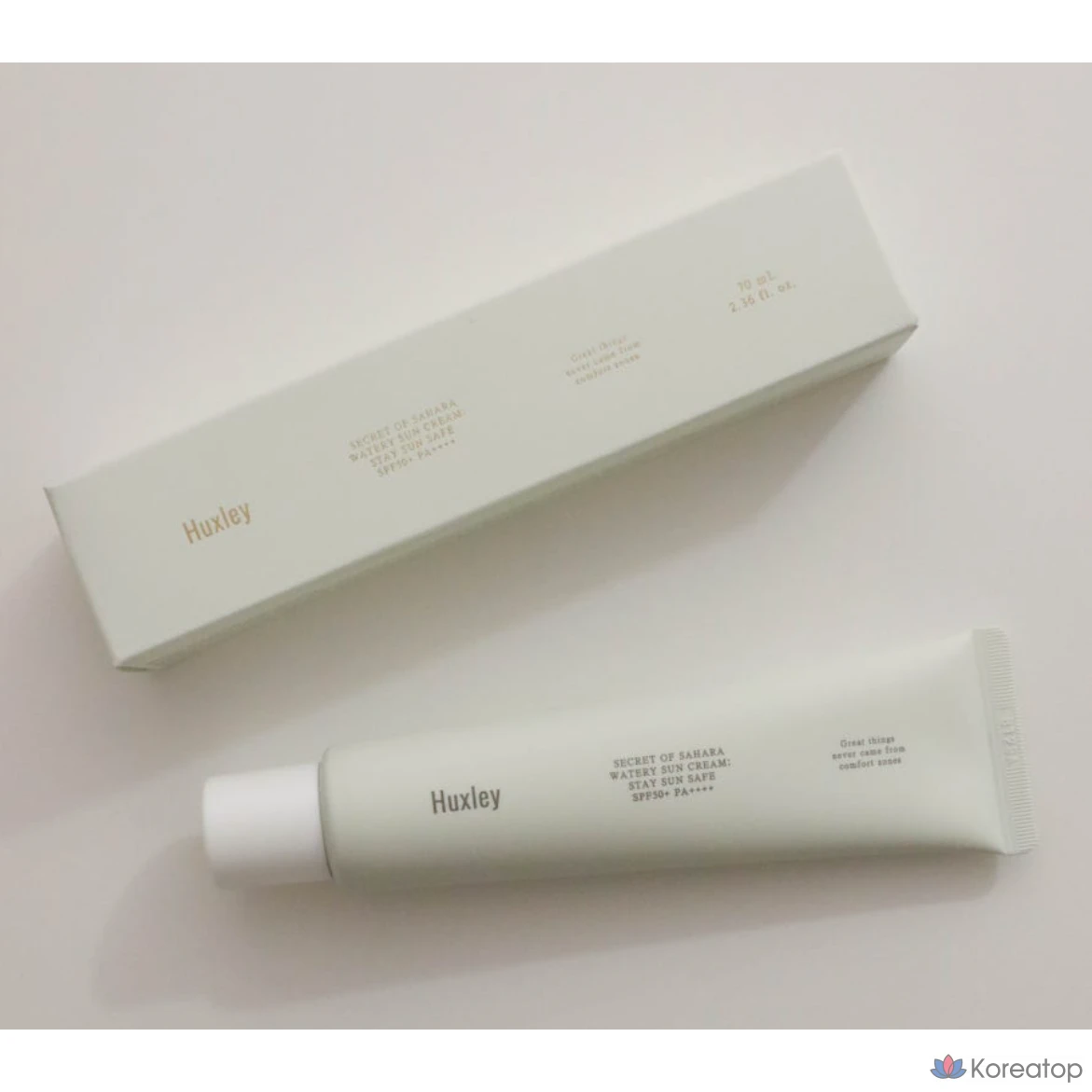 Солнцезащитный крем Huxley Watery Sun Cream Stay Sun Safe, 70 мл. Мягкий органический солнцезащитный крем Huxley, с низким уровнем раздражения, SPF50+ PA++++. Отбеливание, разглаживание морщин, защита от УФ-излучения. Тройная функция, 1 шт.