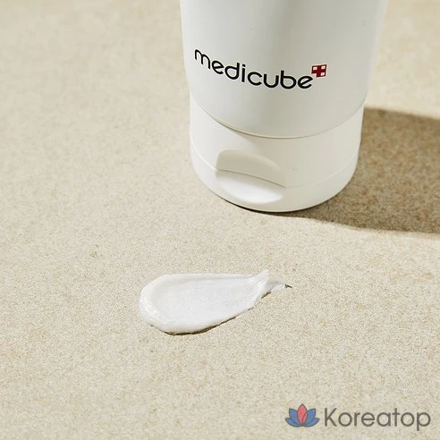 Medicube Красная очищающая пенка, 120 мл, 1 шт.