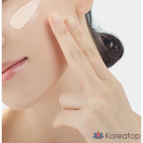 Солнцезащитный крем Dr.G Black Snail Glutathione Tone-Up SPF50+ PA++++