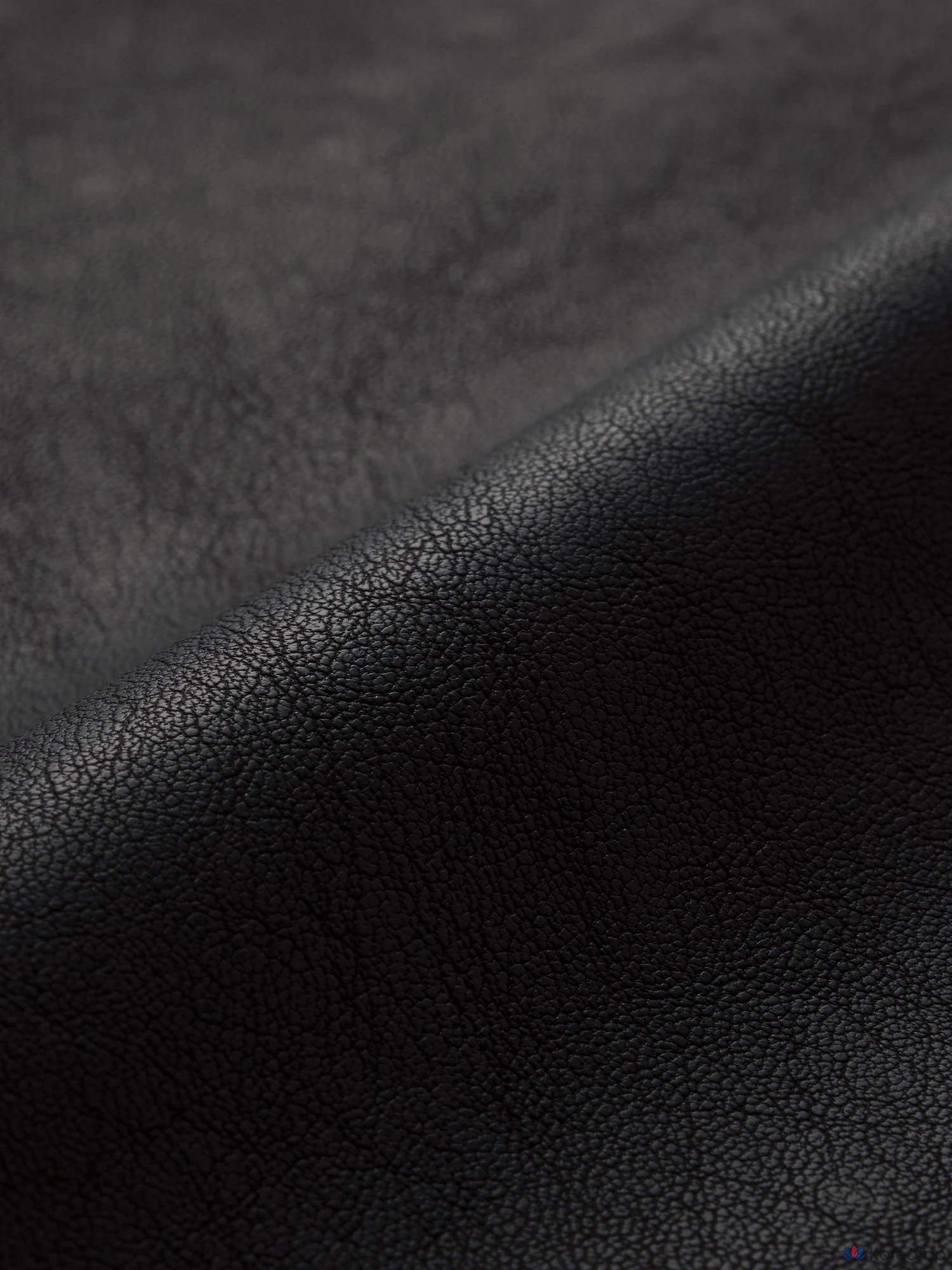 Юбка Uniqlo Box Pleated Skirt Faux Leather