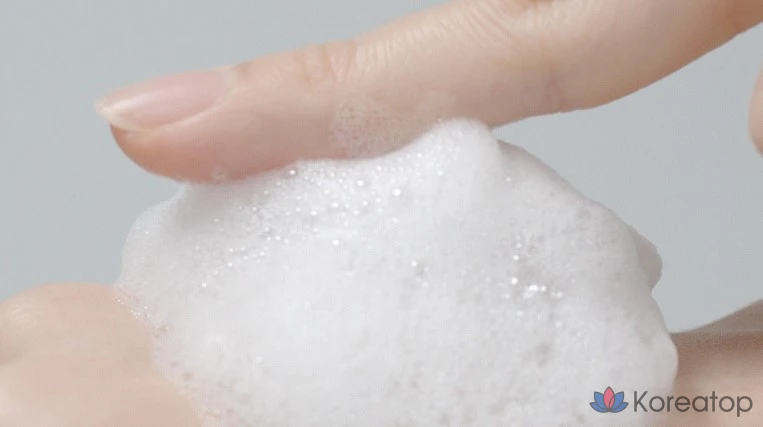 Очищающая пенка Isntree с гиалуроновой кислотой и мягкой кислотностью, 150 мл, 1 шт.