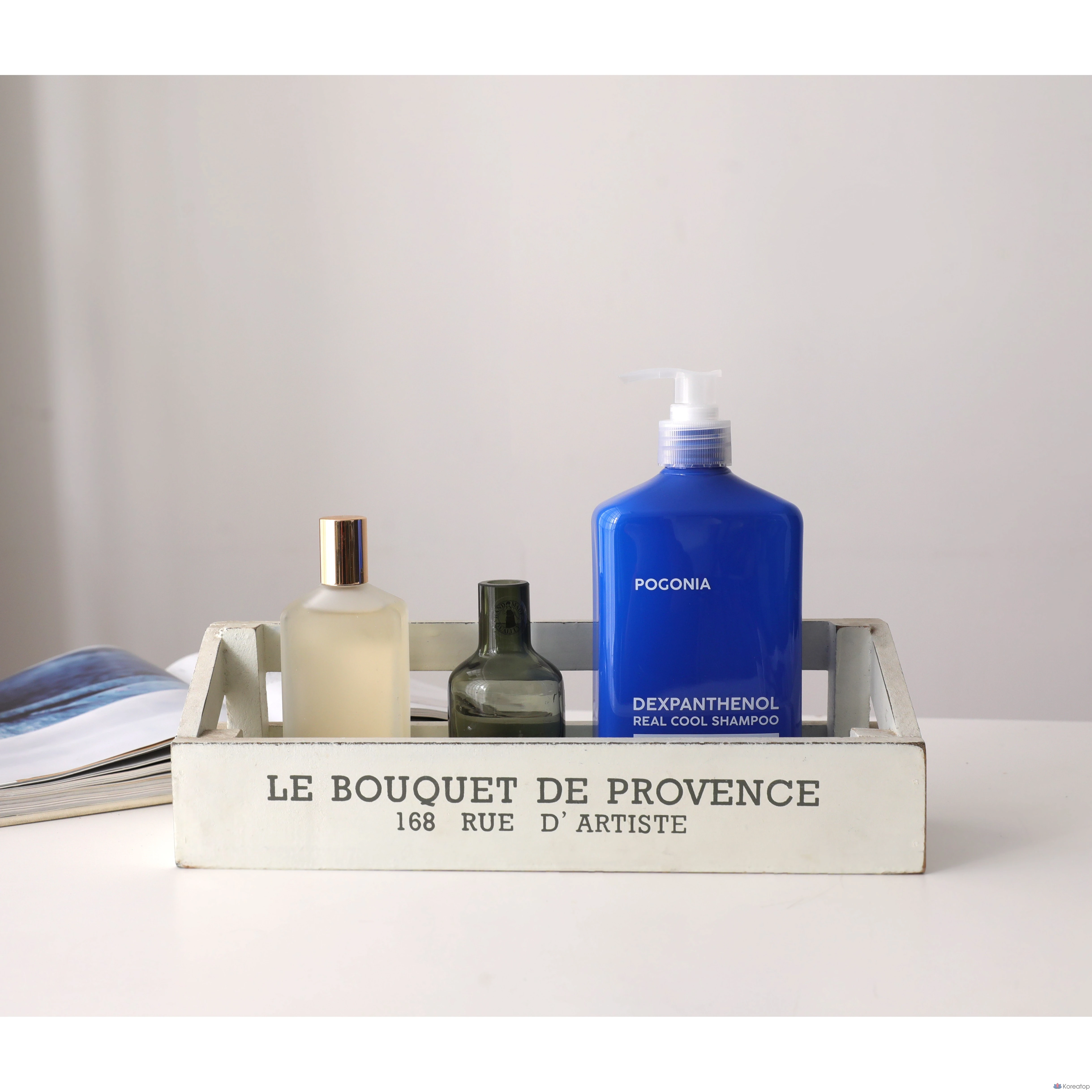 Освежающий шампунь Pogonia Dexpanthenol Real Cool без отдушек. Содержит 15 000 ppm масла охлаждающей мяты и 10 000 ppm декспантенола. 1 флакон, 500 мл.