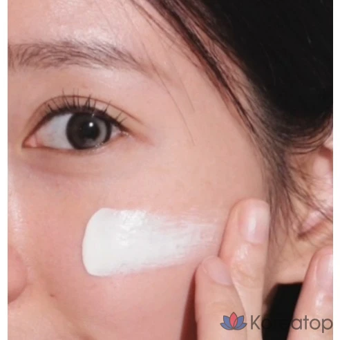 Солнцезащитный крем Innisfree Tone-Up Watering SPF50+ PA++++