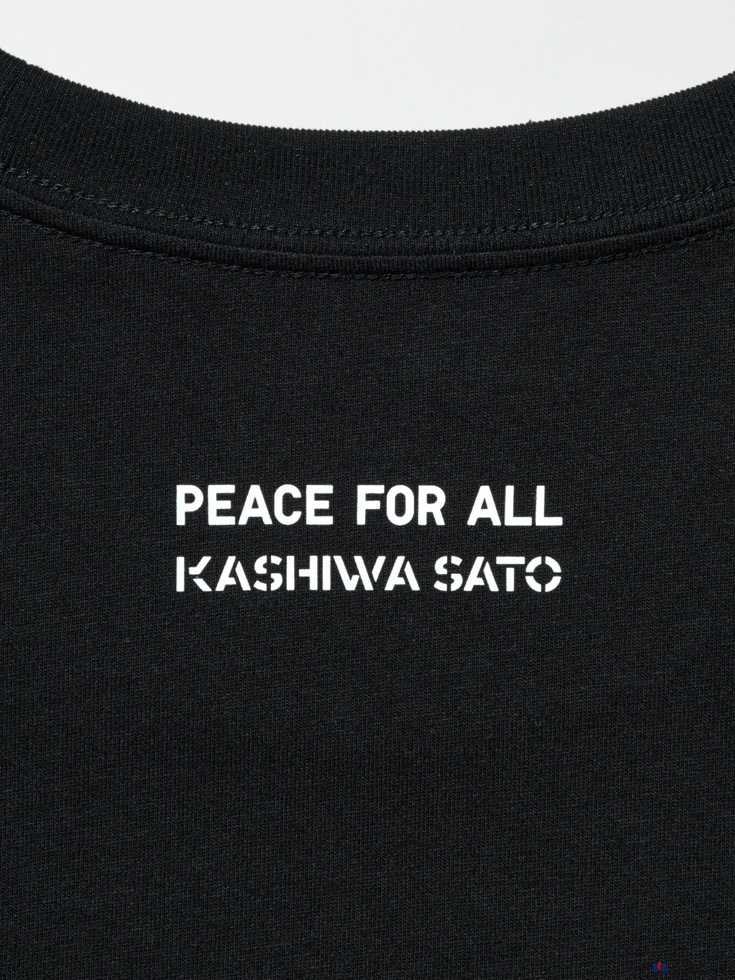 Футболка Uniqlo PEACE FOR ALL Graphic T (Regular Fit) Kashiwa Sato
