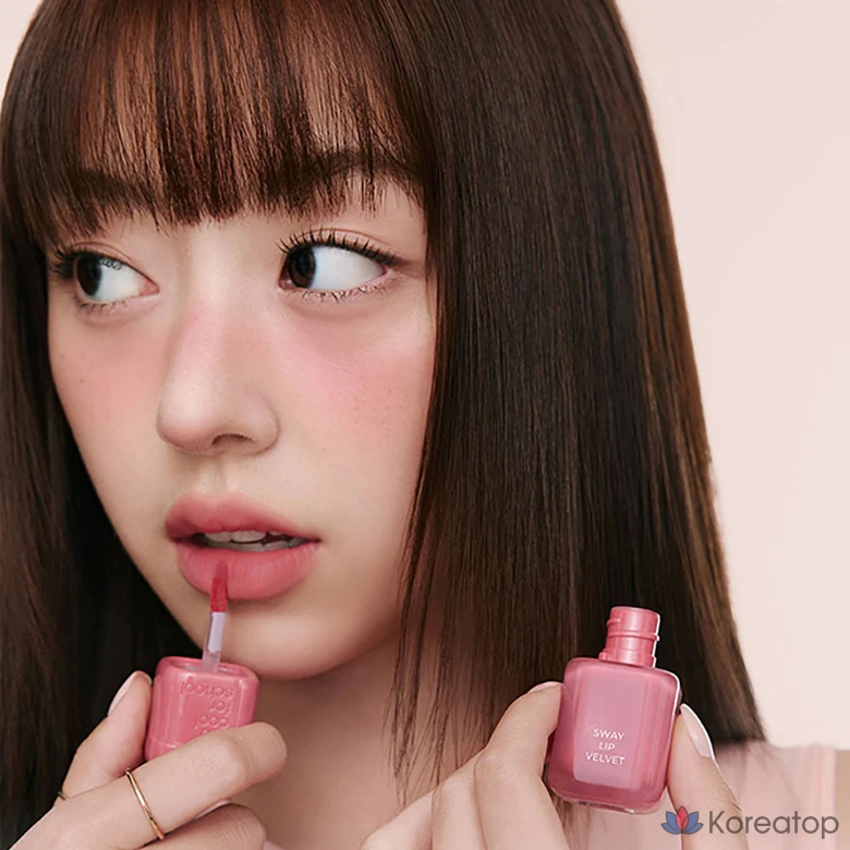 Блеск для губ Too Cool For School Sway Velvet Lip Tint, оттенок 05 Rosy Oat, 1 шт., фото 8