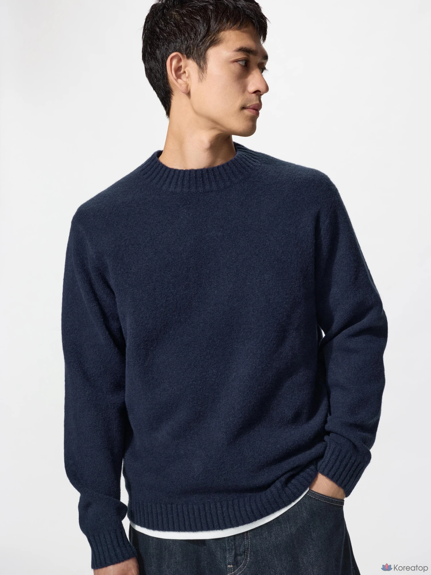 Свитер Uniqlo Souffle Yarn Crew Neck