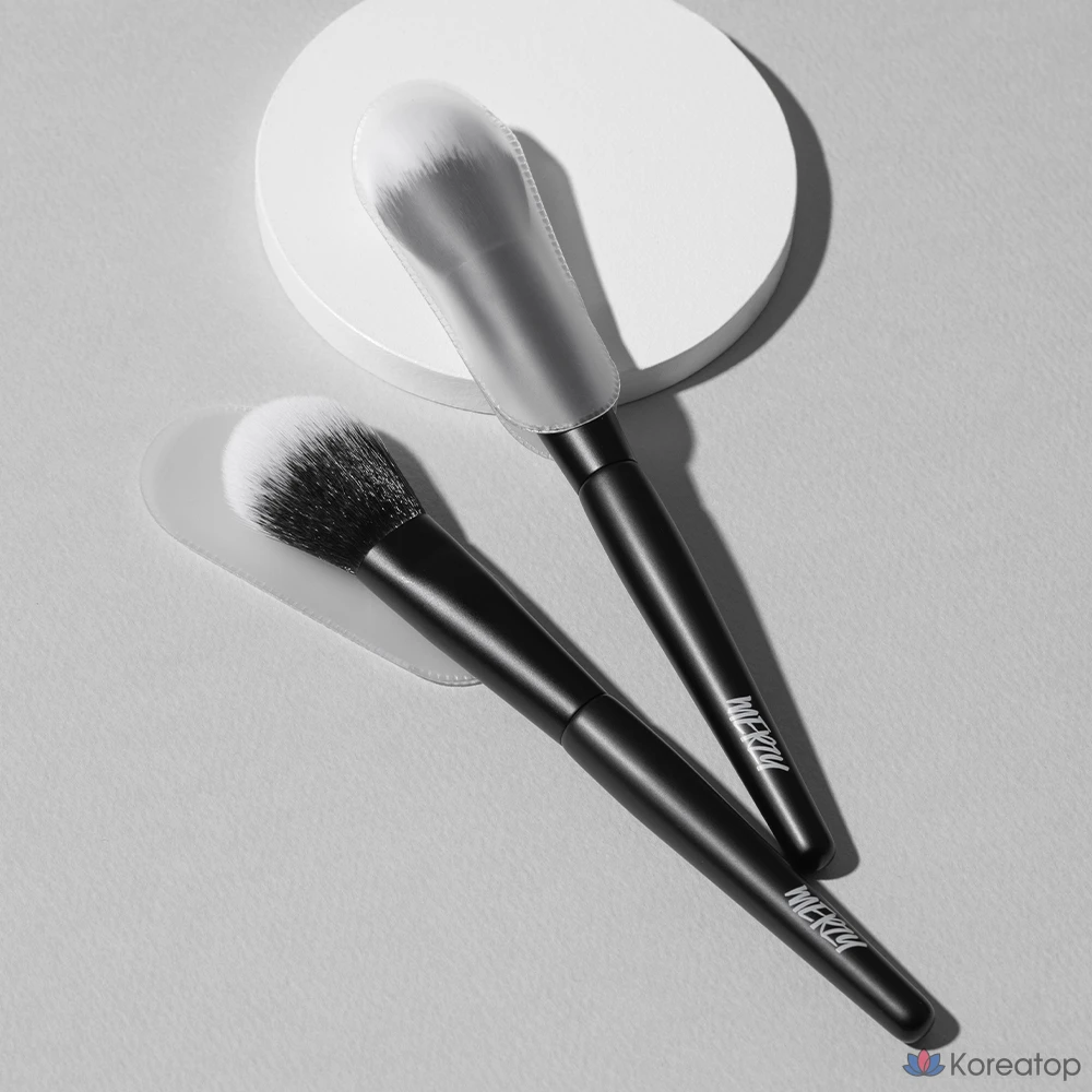 Кисть для румян MERZY Point, 1 шт., разные цвета.