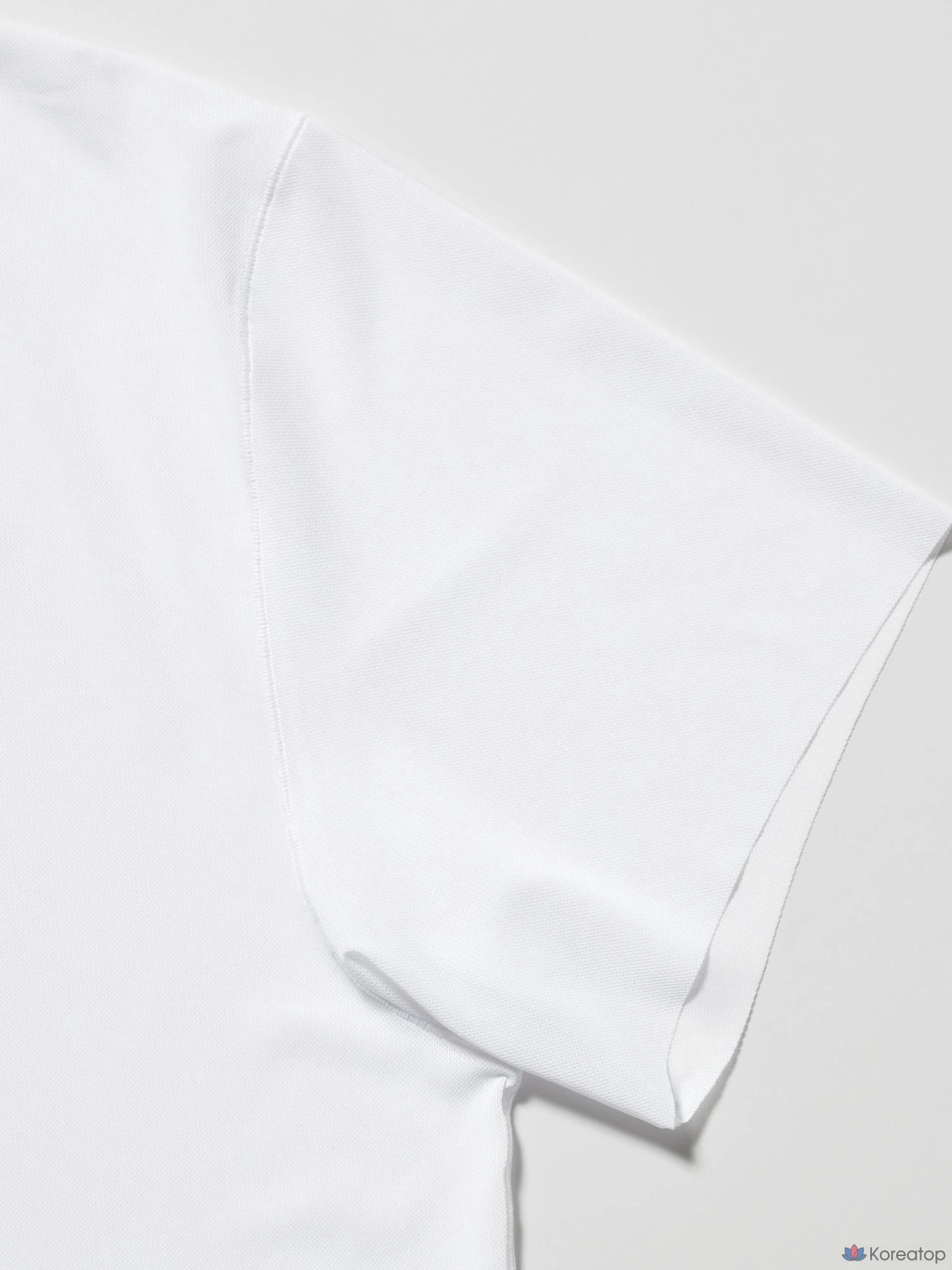Футболка Uniqlo AIRism Mesh V-Neck T-Shirt