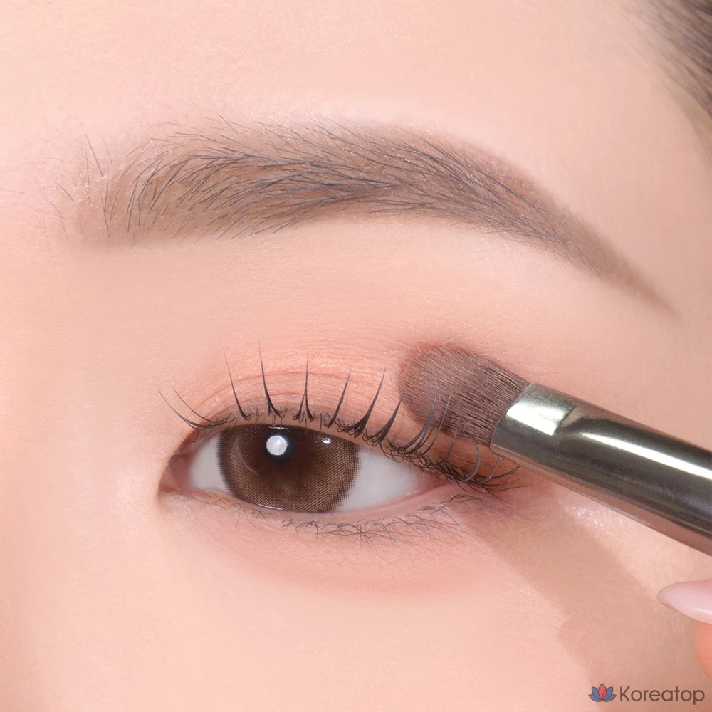 Двусторонняя кисть для растушевки теней Luna, 1 шт.