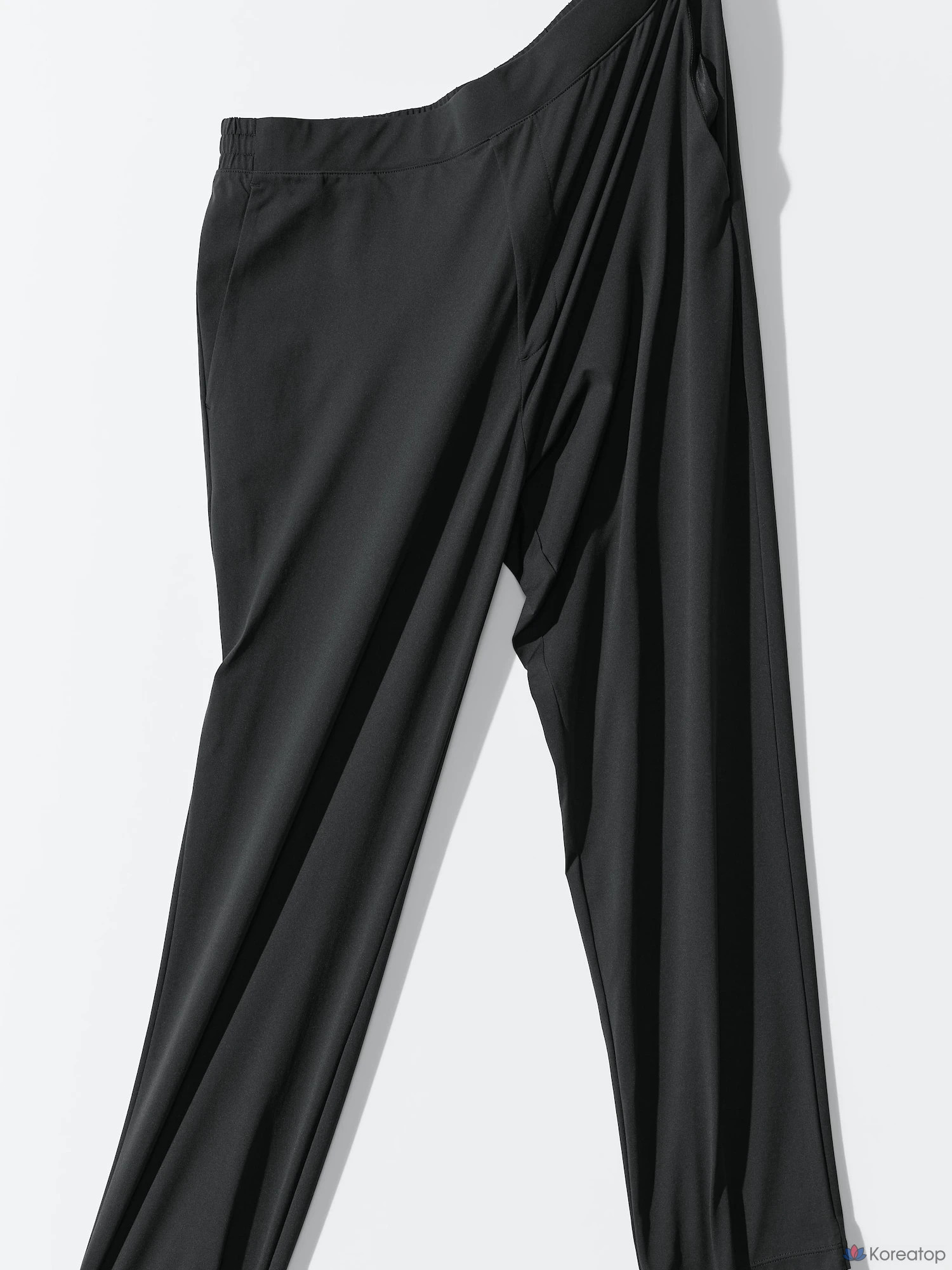 Брюки Uniqlo Ultra Stretch Active Tapered Pants, длина 68–74 см