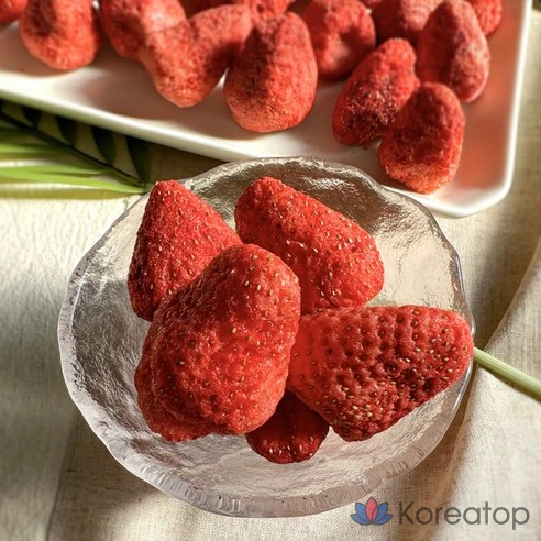Клубничные чипсы сублимированные Malin Market, сушеная клубника