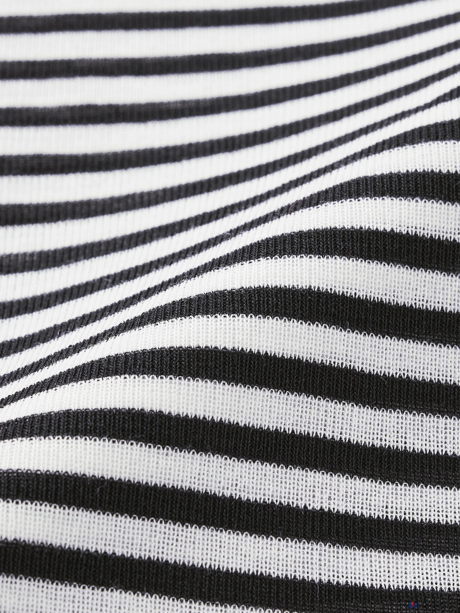 Футболка Uniqlo Soft Sheer Stripe Crew Neck T Long Sleeve