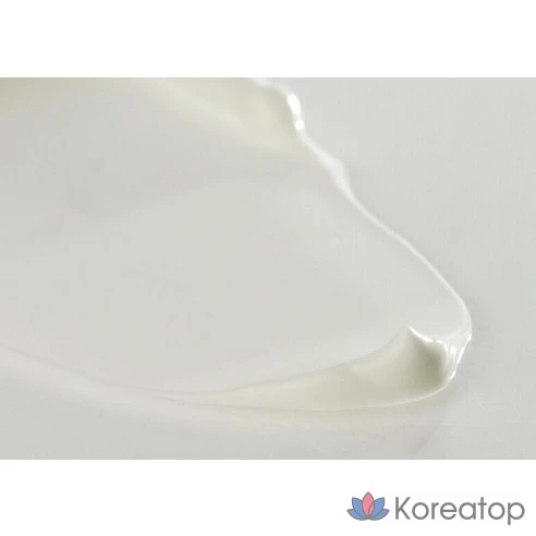 Ультралёгкий солнцезащитный крем для лица D&#039;alba Waterfull Essence Sun Cream SPF50+ PA++++, 50 мл