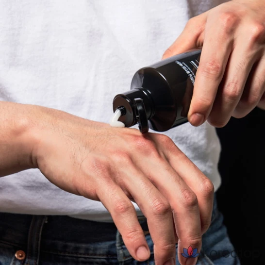 Осветляющий лосьон-эссенция для кожи PAUL MEDISON Homme Water Whitening Skin Lotion All-in-One, 211 мл, 1 шт.