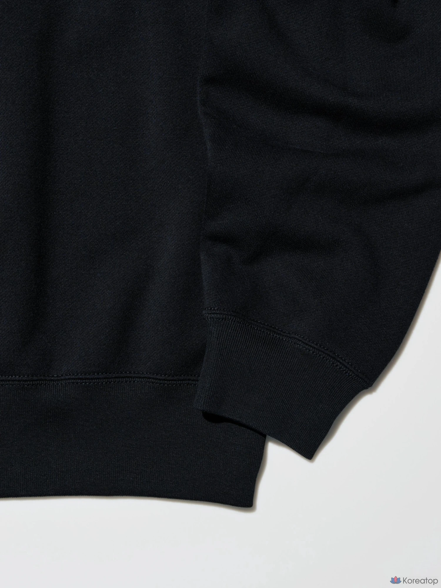 Свитшот Uniqlo Logo