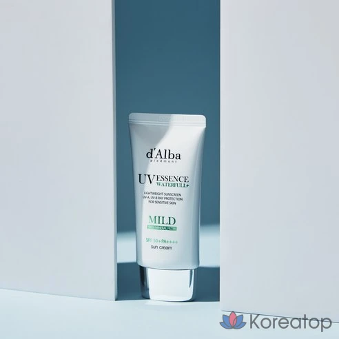 Солнцезащитный крем для чувствительной кожи Dalva Waterpool SPF50+ PA++++, 50 мл