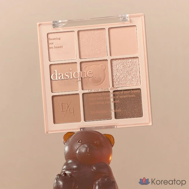 Палетка теней для век Dasique, 28 оттенков, цвет "коричневый медведь", 1 шт.