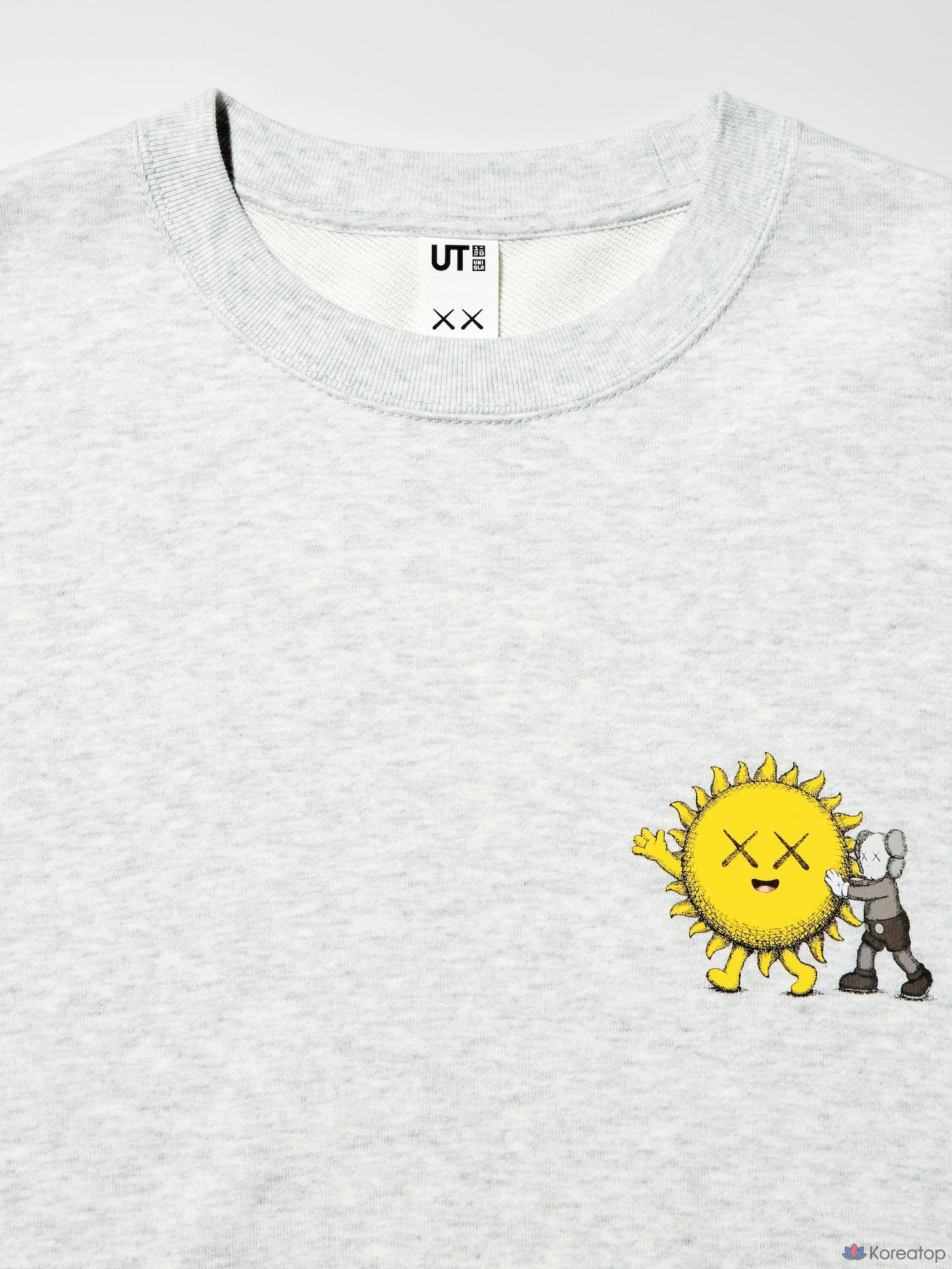 Свитшот Uniqlo KAWS UNIVERSE Sweatshirt B