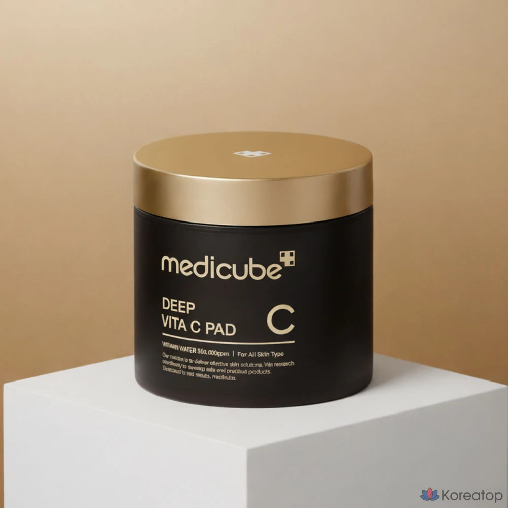 Подушечки Medicube Deep Vita C Spot Essence Pads, 70 штук, для маскировки пятен, несовершенств и придания коже сияния.