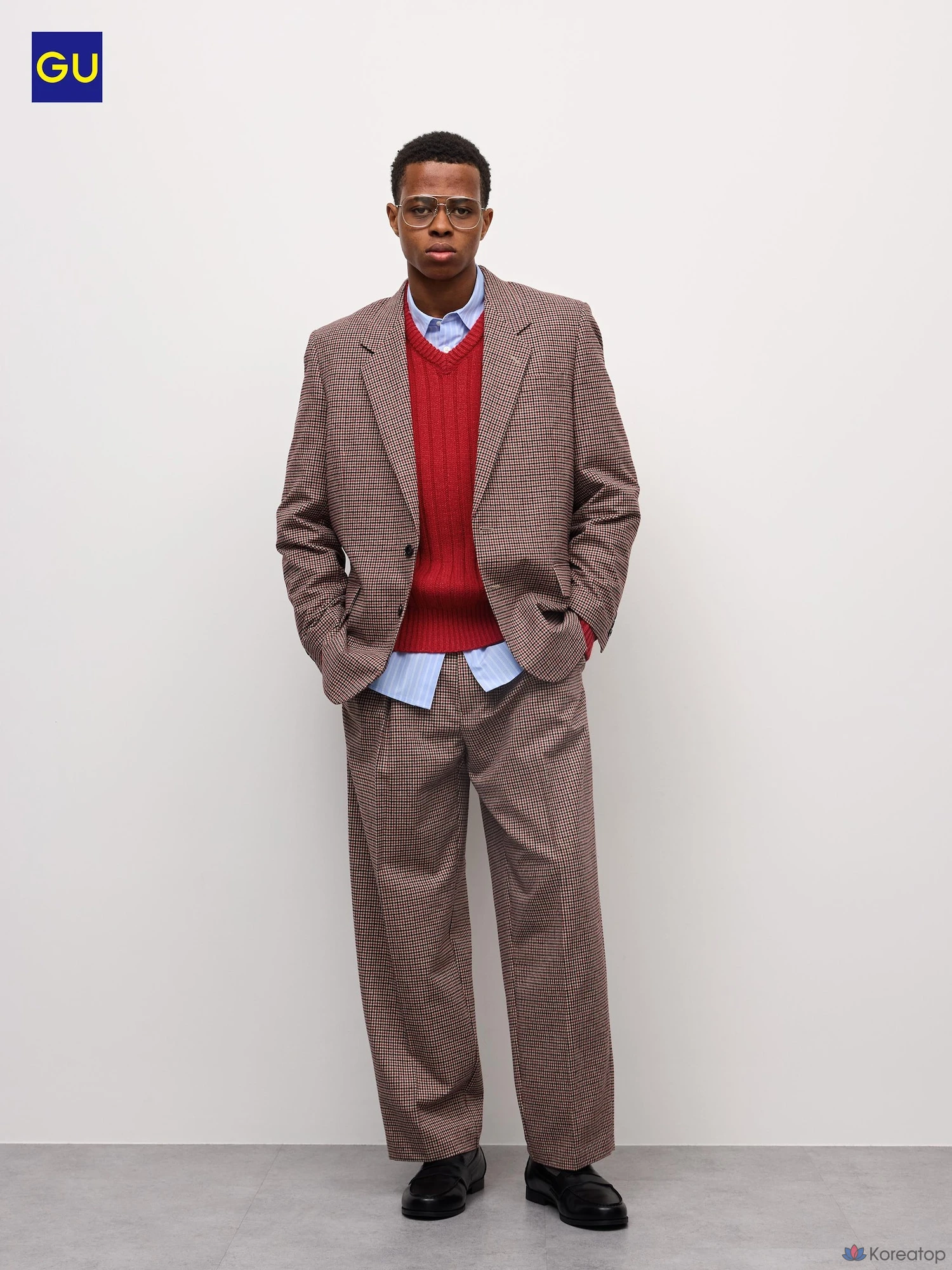 Брюки Uniqlo Check Tuck Tapered Pants