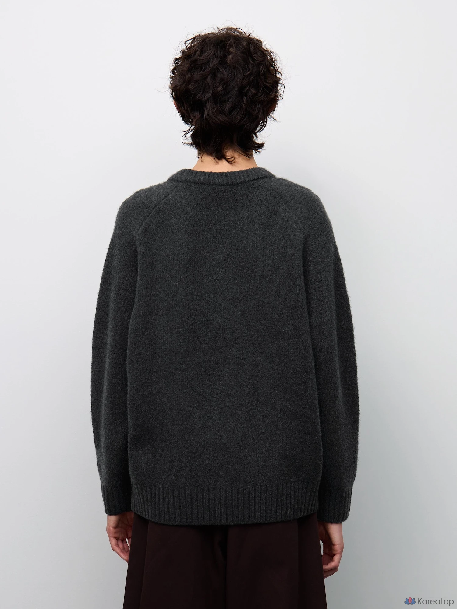 Свитер Uniqlo Puppy Touch Knit Crew Neck Sweater.