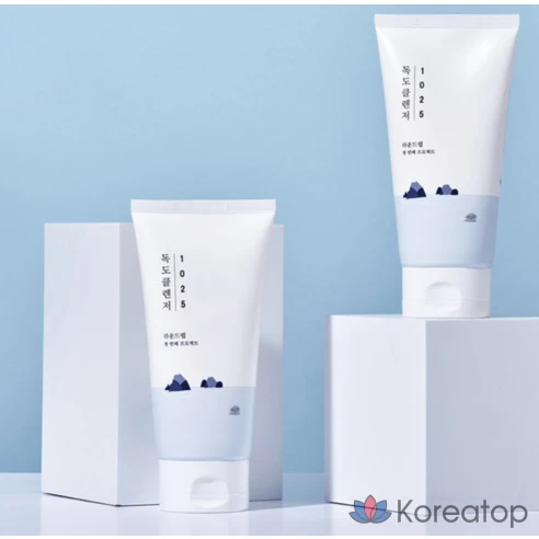 Очищающая пенка для умывания с морской водой Round Wrap 1025 Dokdo Cleanser, 150 мл