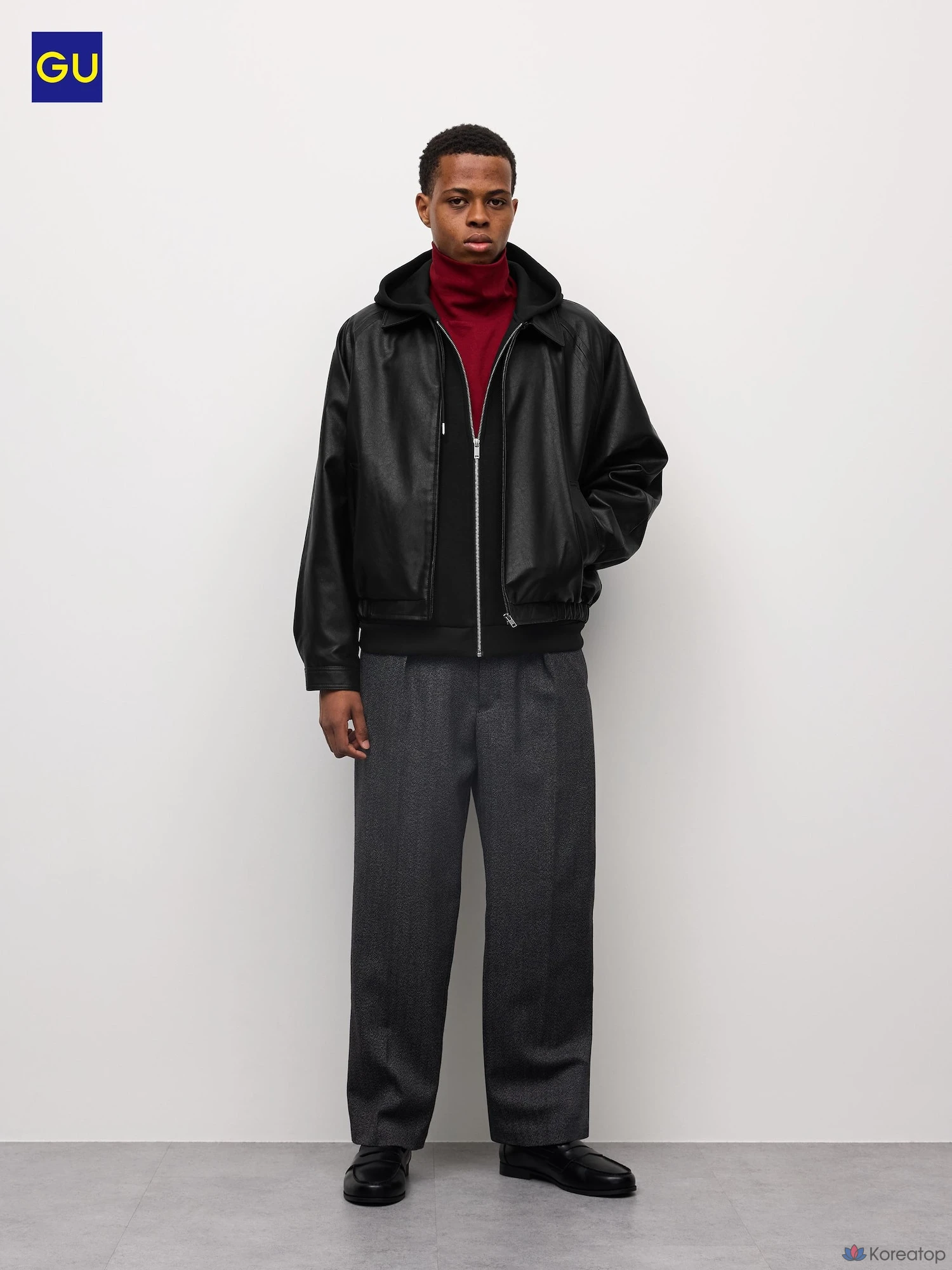 Брюки Uniqlo Tuck Tapered Pants (Pattern)