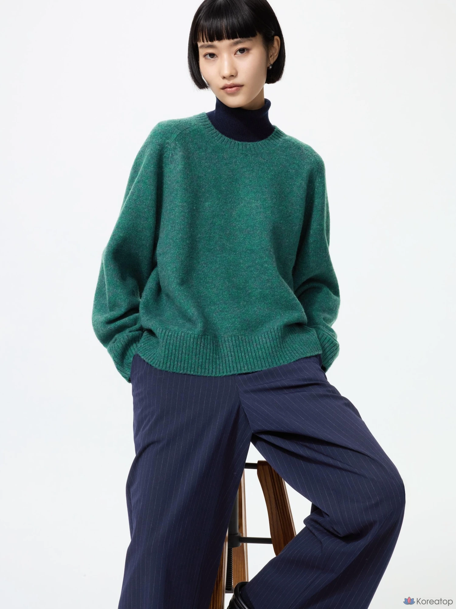 Свитер Uniqlo Souffle Yarn Crew Neck Sweater