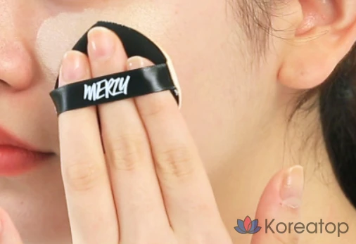 Тональный кушон MERZY The First Glow, 13 г, оттенок 23N Sand, 1 шт., фото 4