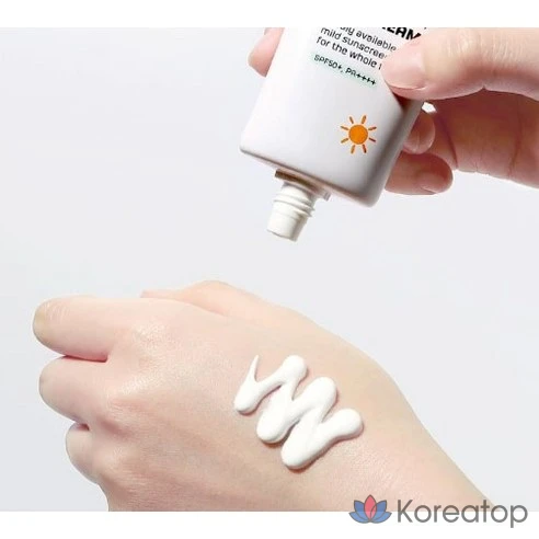 Солнцезащитный крем Kim Jung-moon Aloe Cure Aqua Mild Green SPF50+ PA++++