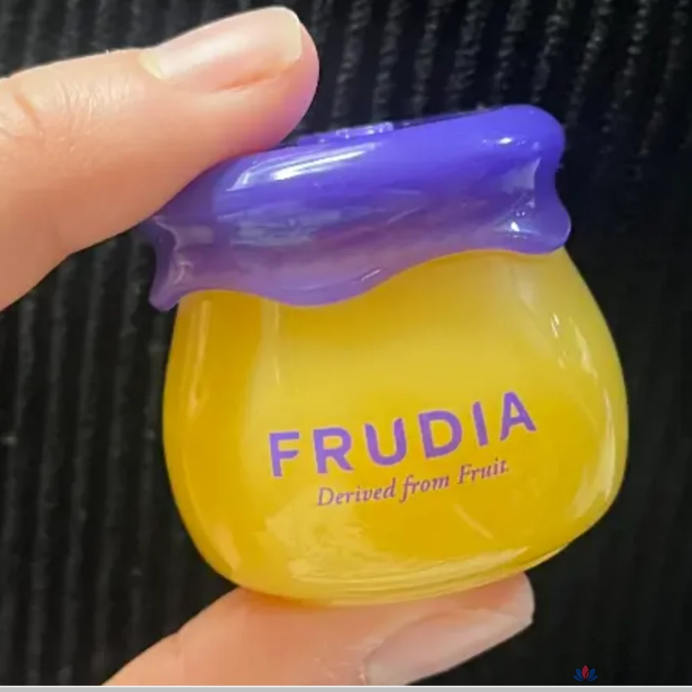 Frudia Высокоувлажняющий отшелушивающий бальзам для губ с медом и черникой, 1 шт., 10 мл