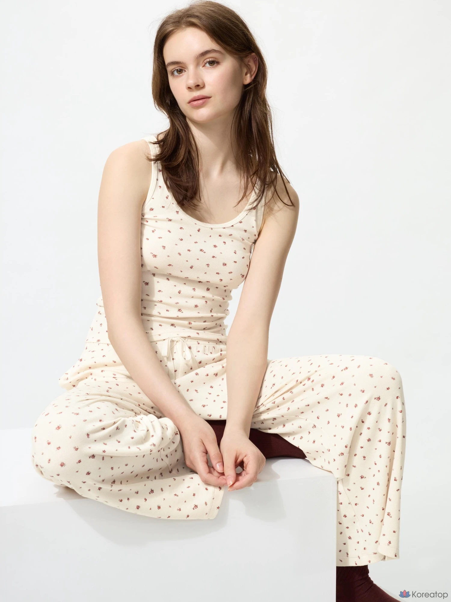 Брюки Uniqlo Rib Wide Easy Pants, цветочный принт
