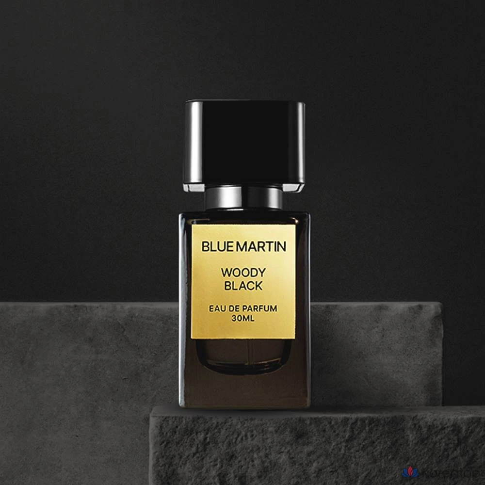 Blu Martin Woody Black — древесно-мускусный мужской аромат, 30 мл, 1 флакон.