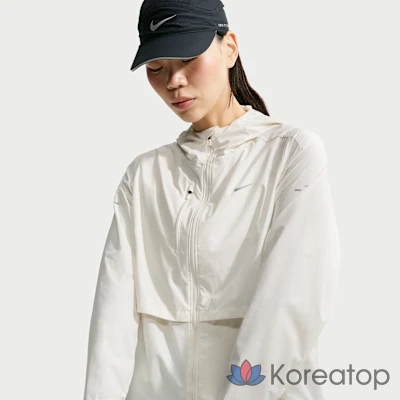 Куртка для бега женская Nike Swift Storm-FIT
