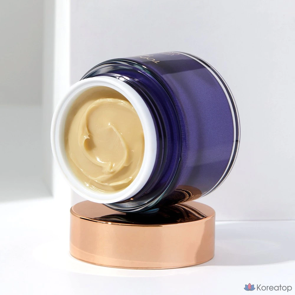 Набор Charmzone Top Class Lifting Duo Set из 8 средств (2 тональных средства + 2 эмульсии + 2 ампулы + 2 крема), 1 комплект.