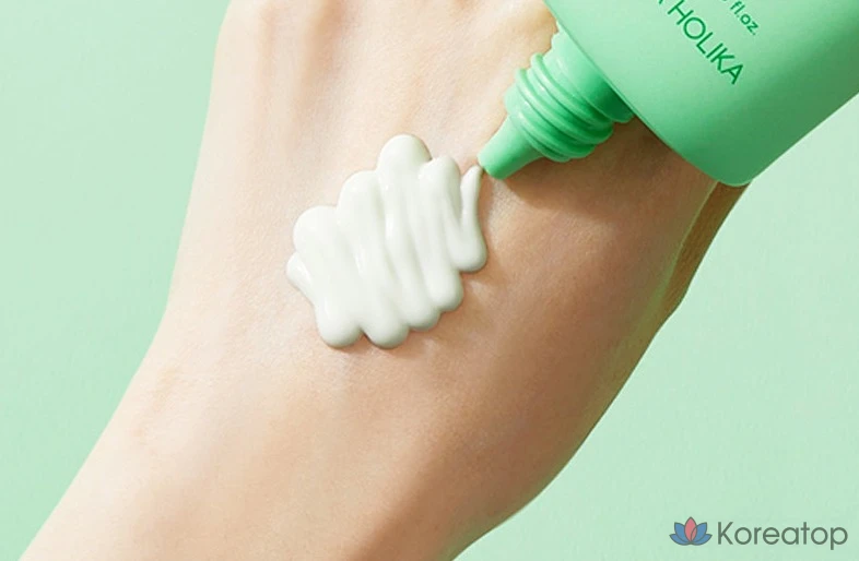 Holika Holika Aloe Cica Водостойкий солнцезащитный крем SPF50+ PA++++, 70 мл, 1 шт.