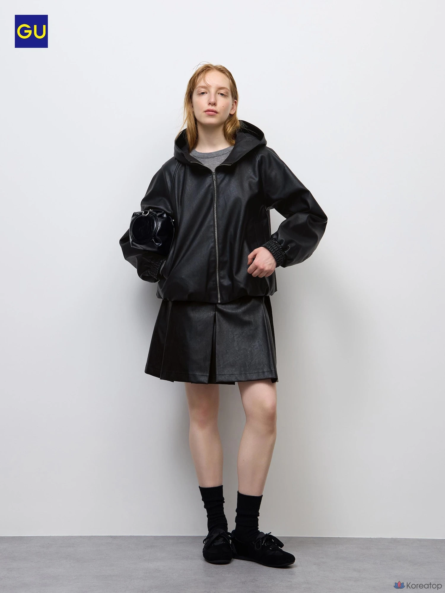 Юбка Uniqlo Box Pleated Skirt Faux Leather