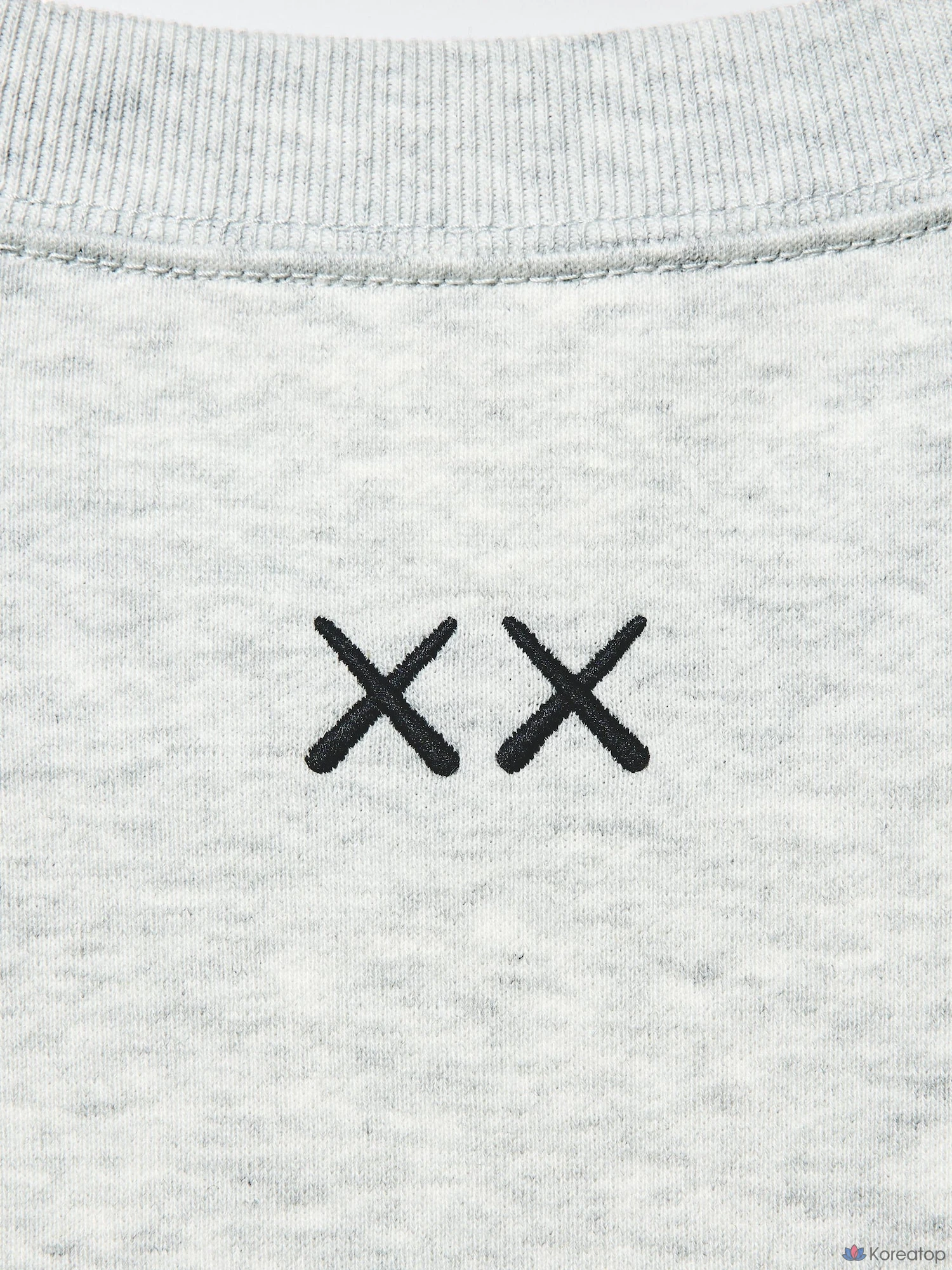 Свитшот Uniqlo KAWS UNIVERSE Sweatshirt B