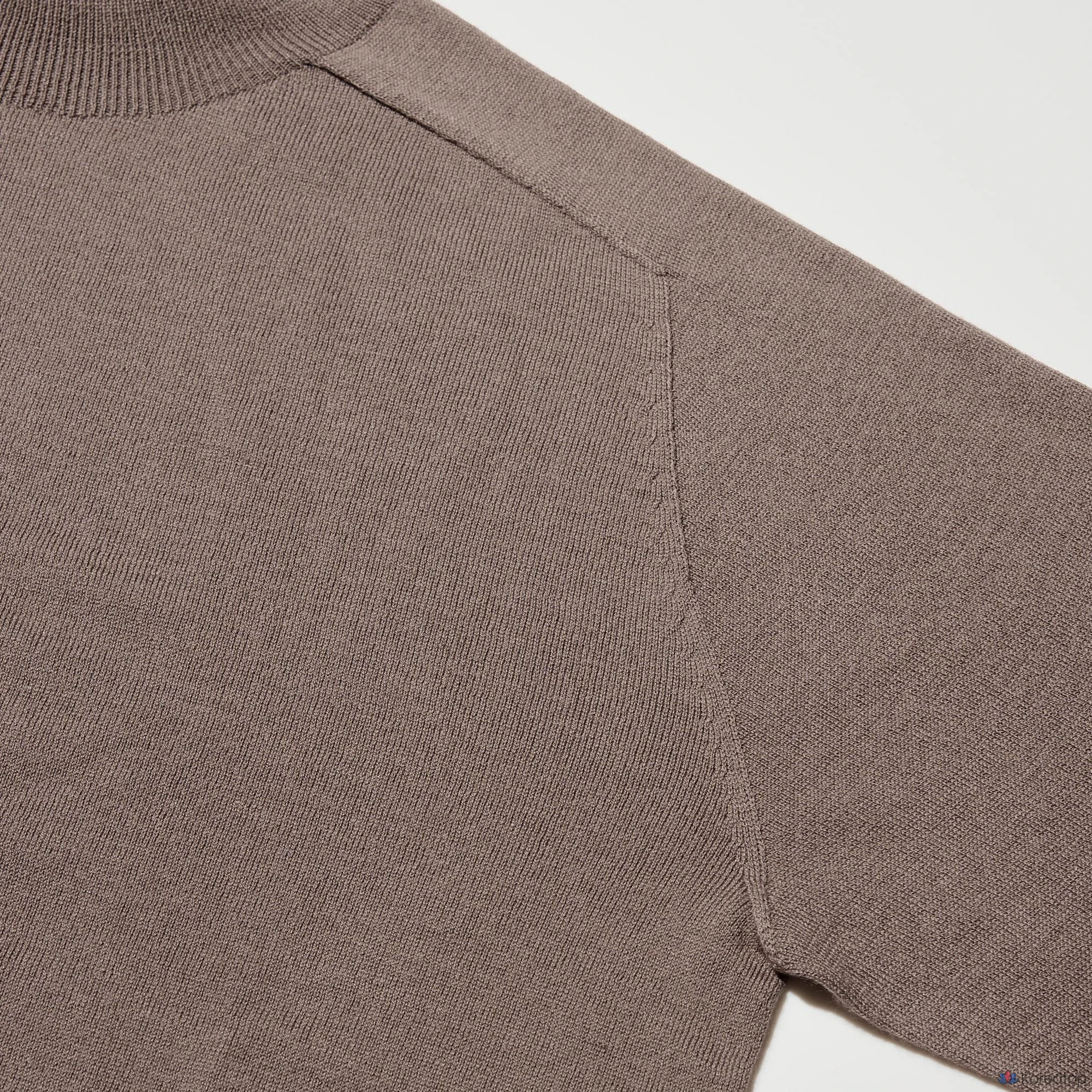 Свитер Uniqlo 3D Knit Mock Neck Sweater