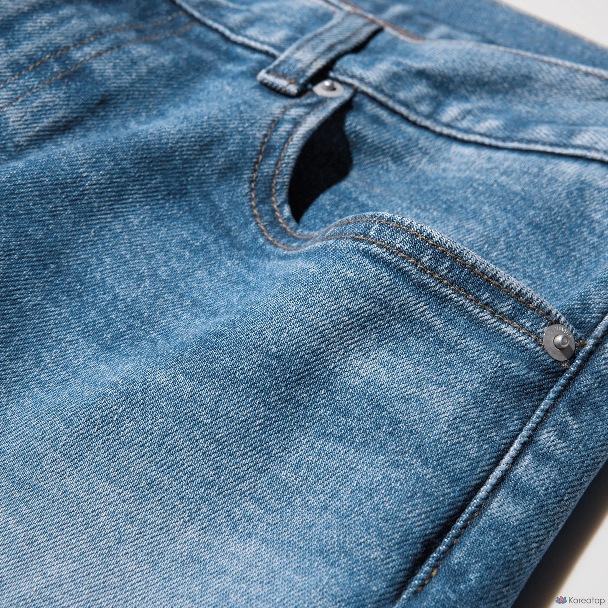 Джинсы Uniqlo Slim Straight
