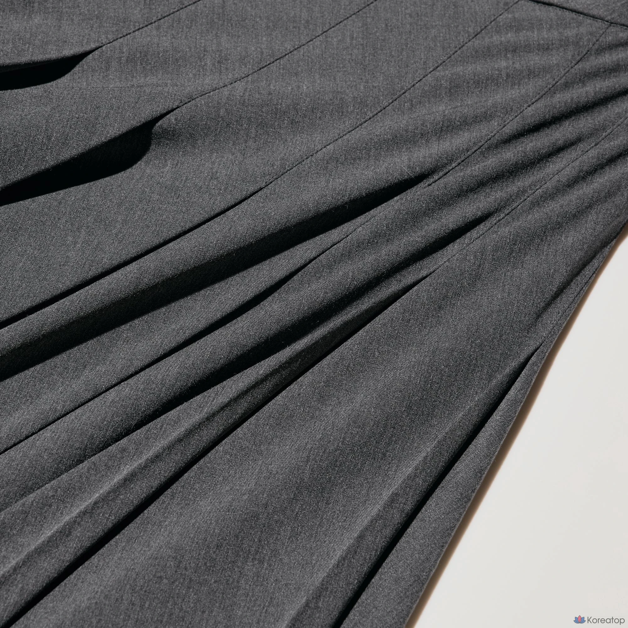 Юбка-миди Uniqlo Wide Pleated Midi Skirt, короткая длина 67-71 см