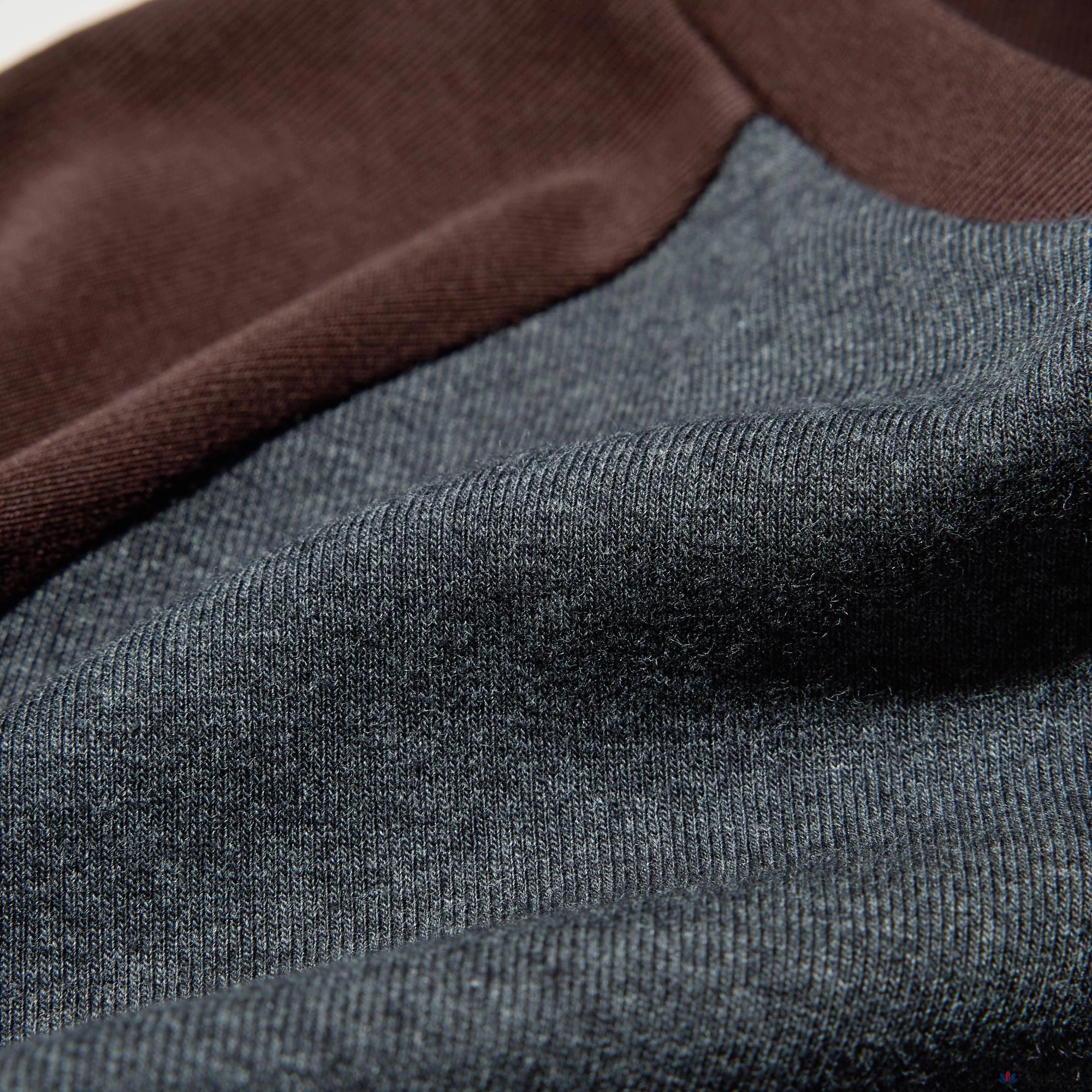 Футболка Uniqlo Mini T Long Sleeve Raglan