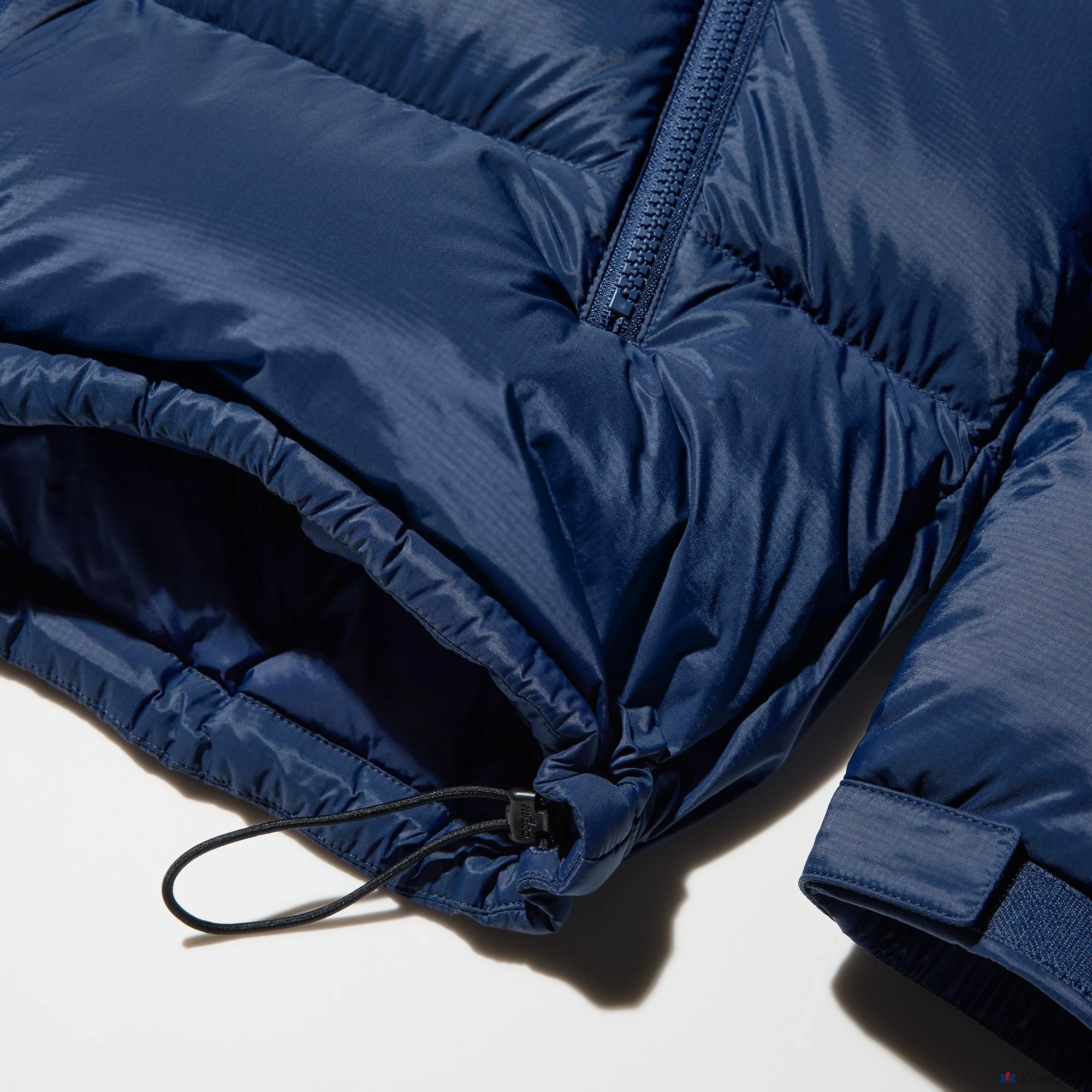 Пуховик Uniqlo Light Down Volume Jacket