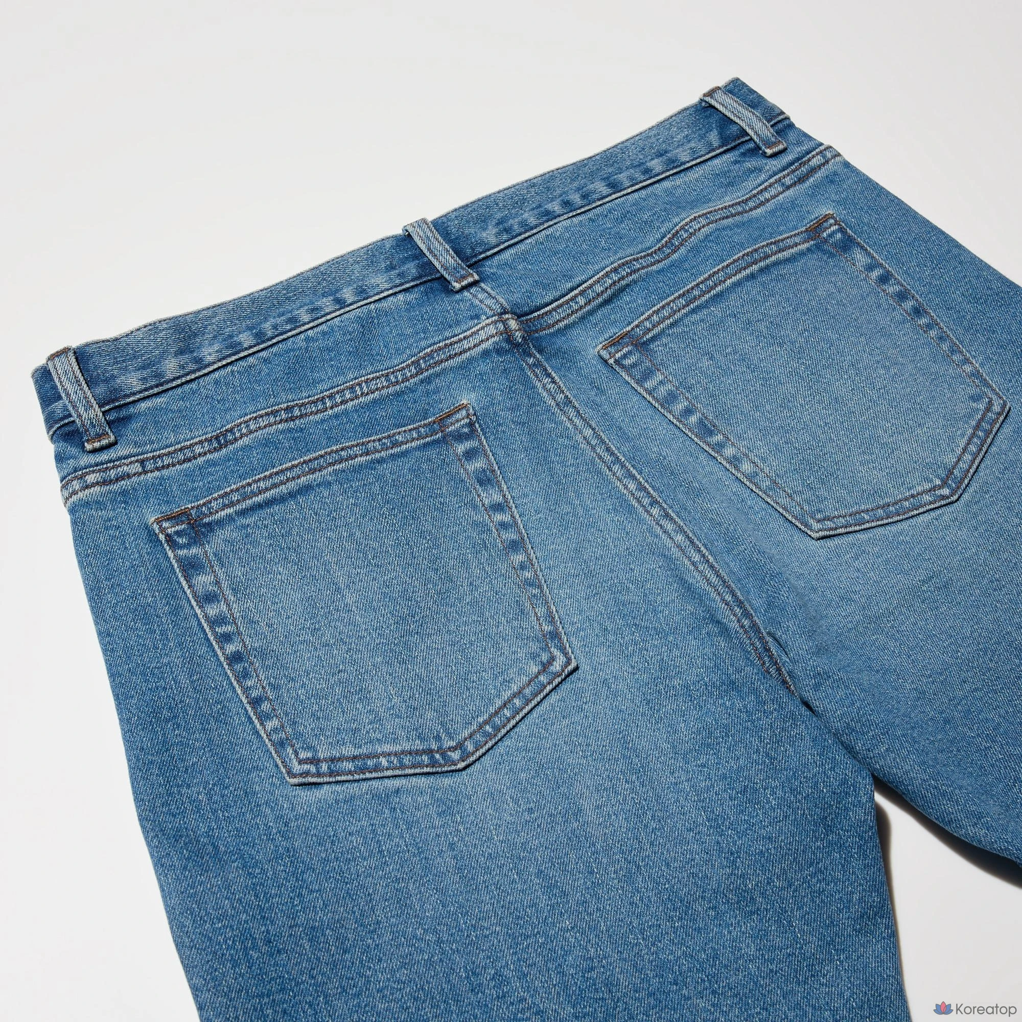Джинсы Uniqlo Slim Straight