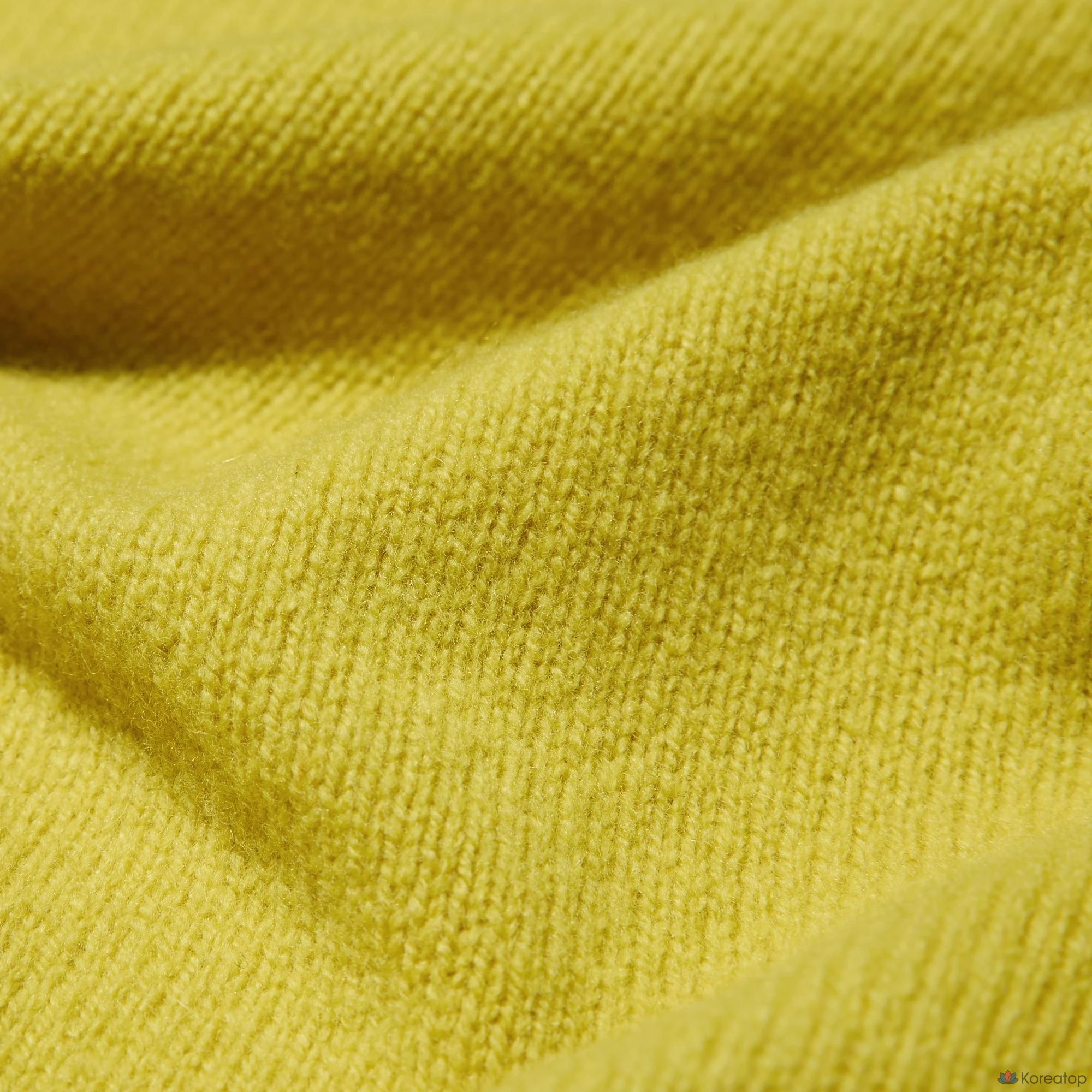 Свитер Uniqlo Lambswool Crew Neck