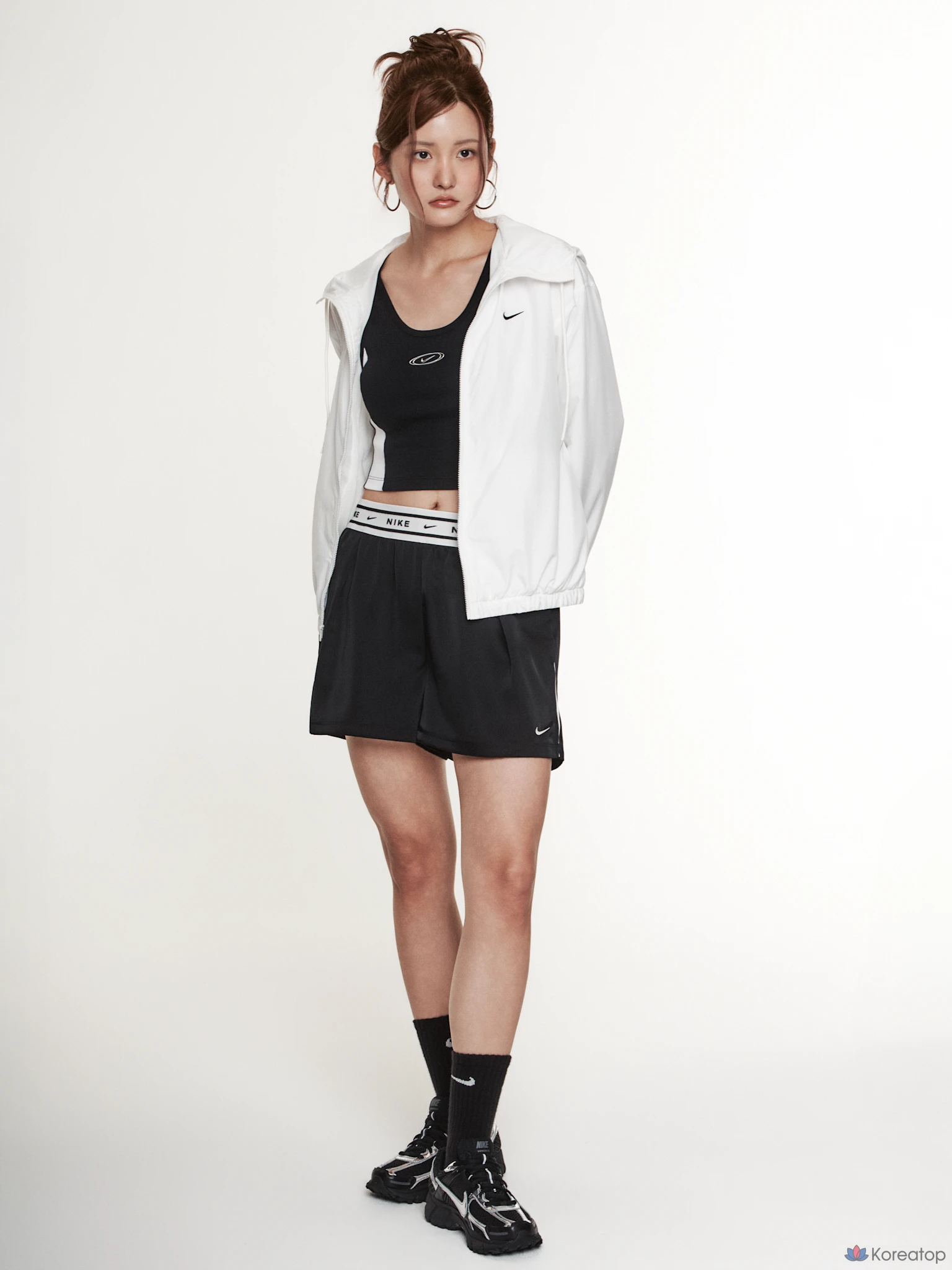 Топ женский Nike Sportswear Tight Crop Tank Top